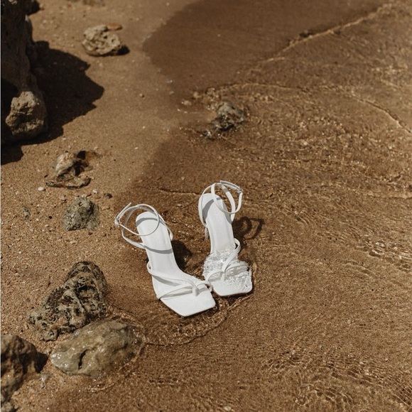 𝐖𝐎𝐌𝐄𝐍'𝐒 𝐒𝐇𝐎𝐄𝐒 - Picture 2 of 5